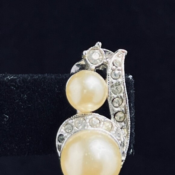 Vintage Marvella Silver Tone, Faux Pearl And Rhinestone Clip On Earrings (5266) - Picture 3 of 10